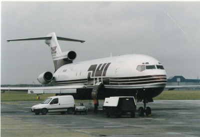 boeing 727 DHL.JPG